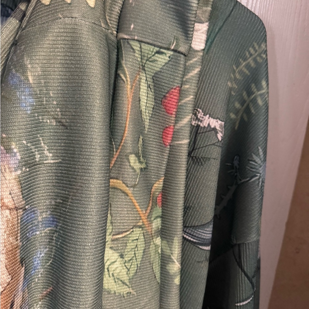 Green Nature Print Shirt. Cowl neck. XL. Long sleeve - Picture 5 of 10